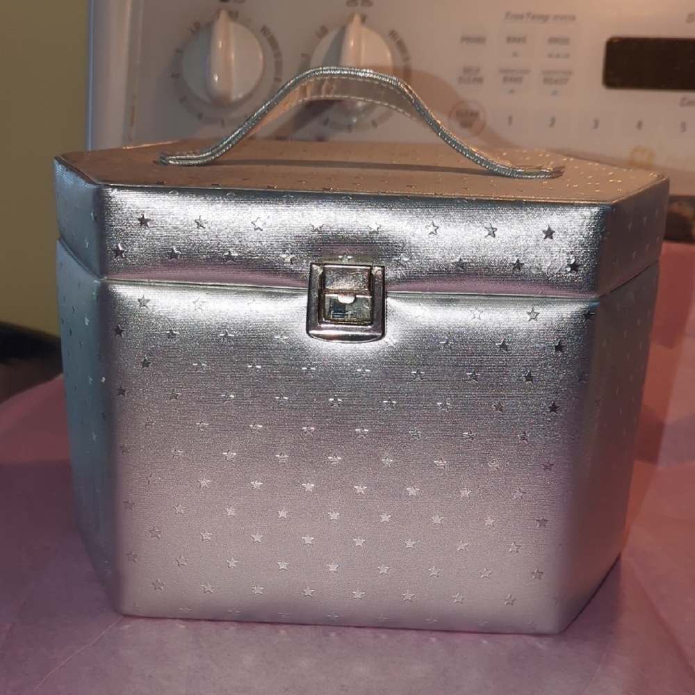 Elegant Silver Star Cosmetic Bag